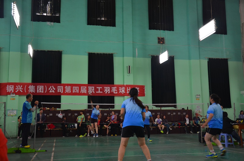 集團公司第四屆職工羽毛球比賽圓滿(mǎn)落幕1.jpg